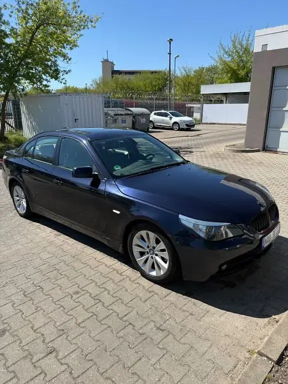 Second-hand BMW 525 192 CP (141 kW) 2003 Albastru Berlinǎ
