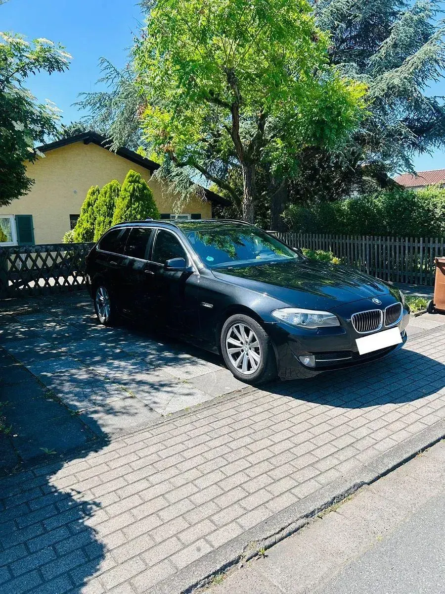 Gebraucht BMW 530 Performance 258 PS (189 kW) 2010 Schwarz Kombi