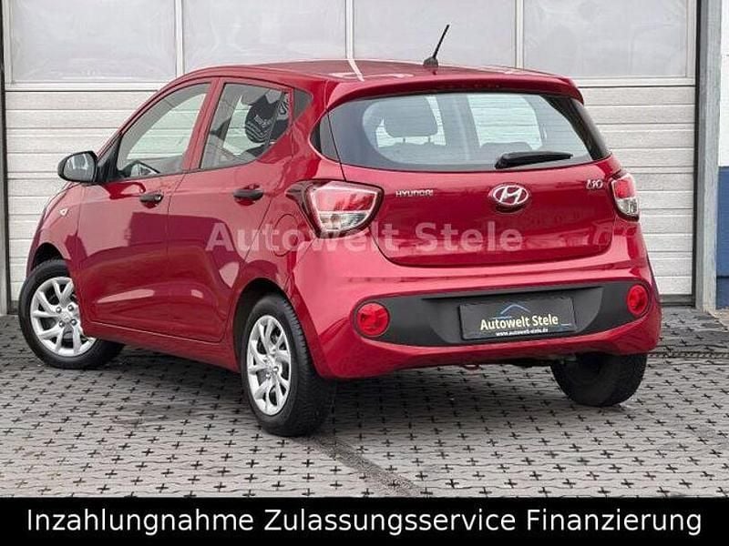Gebraucht Hyundai i10 Select 67 PS (49 kW) 2019 Rot Kleinwagen