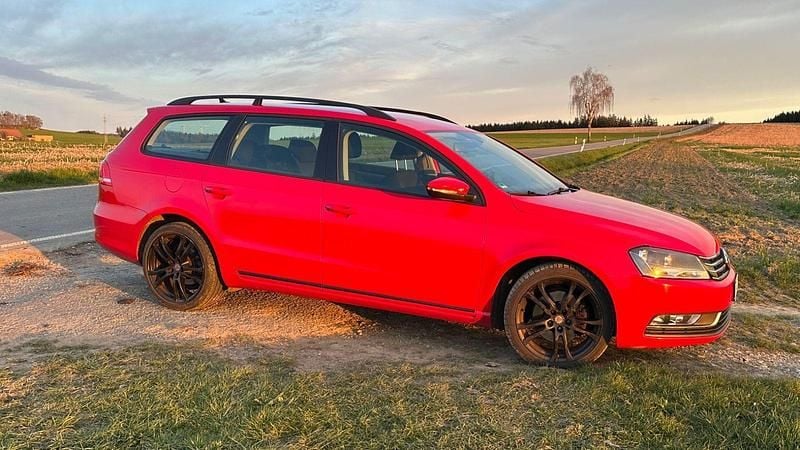 Rot Gebraucht 2014 VW Passat Comfortline Kombi | 6.499 € (Superpreis) - Bild 1/4