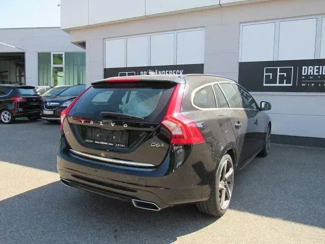 Gebraucht Volvo V60 Summum 220 PS (161 kW) 2017 Schwarz Kombi