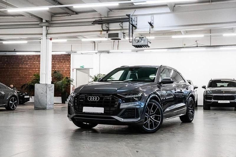 Gebraucht Audi Q8 S-Line 286 PS (210 kW) 2020 Grau SUV