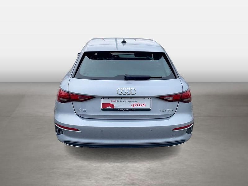 Gebraucht Audi A3 Ambiente 116 PS (85 kW) 2021 Florettsilber metallic Limousine