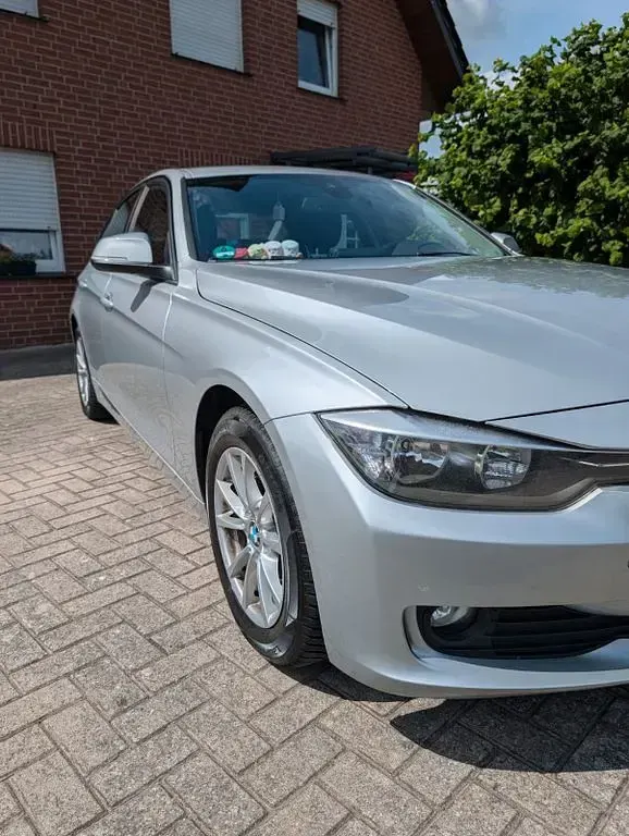 Gebraucht BMW 316 116 PS (85 kW) 2012 Silber Limousine