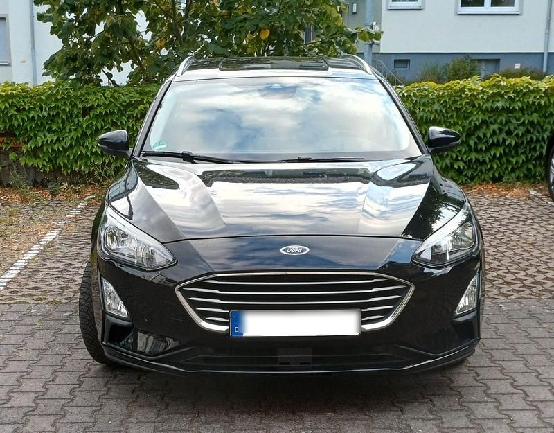 Schwarz Gebraucht 2020 Ford Focus Titanium Kombi | 13.999 € (Guter Preis) - Bild 1/4
