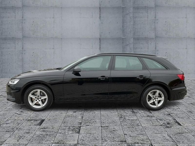Gebraucht Audi A4 Basis 163 PS (119 kW) 2023 Schwarz Kombi