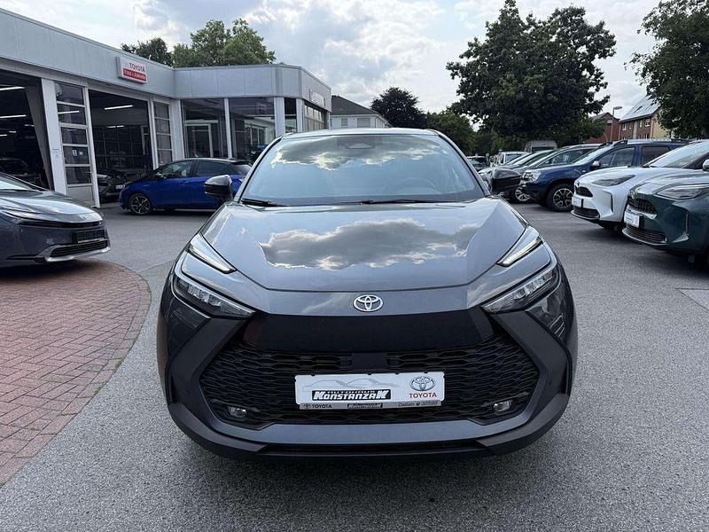 Grau Neu 2025 Toyota C-HR Team SUV | 33.900 € (Fairer Preis) - Bild 1/4