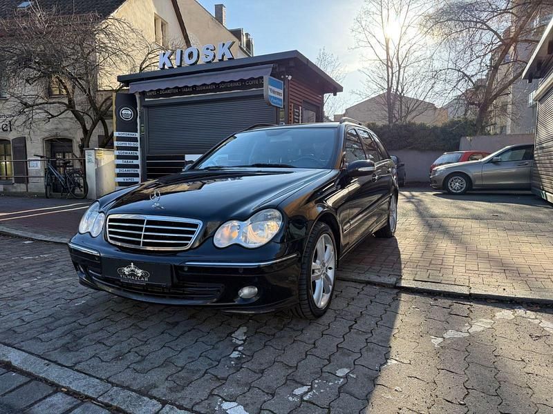 Schwarz Gebraucht 2004 Mercedes C230 Avantgarde Kombi | 2.490 € (Fairer Preis) - Bild 1/4
