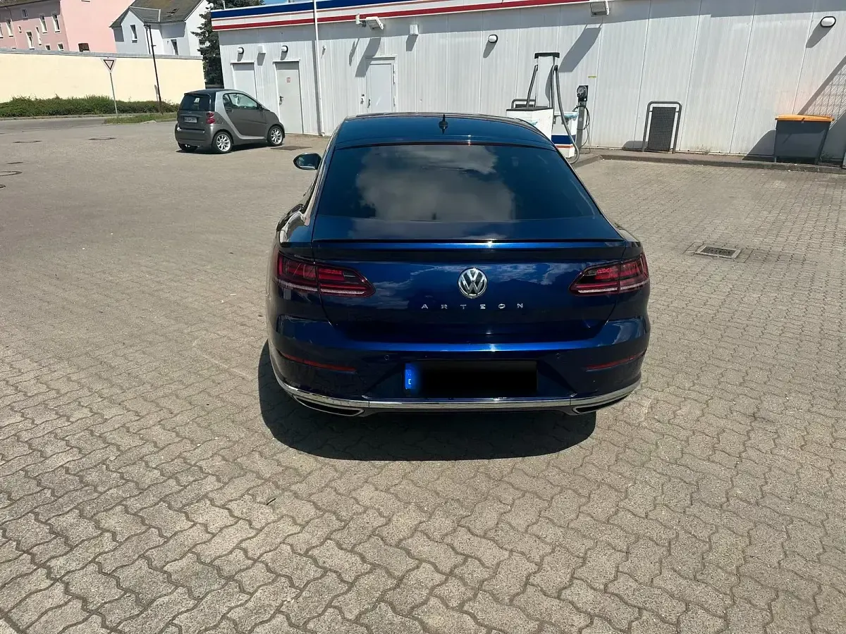 Gebraucht VW Arteon R-line 190 PS (139 kW) 2018 Blau Kleinwagen