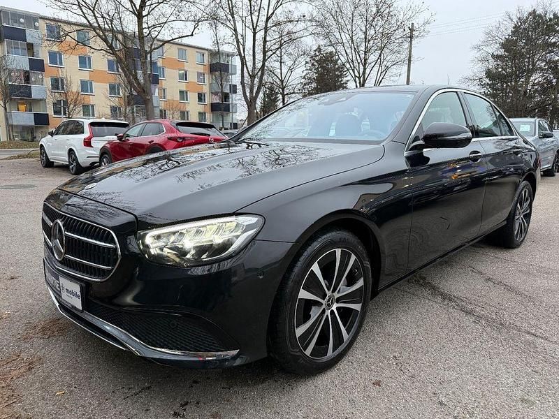 Schwarz Gebraucht 2022 Mercedes E300 Limousine | 35.950 € (Fairer Preis) - Bild 1/4