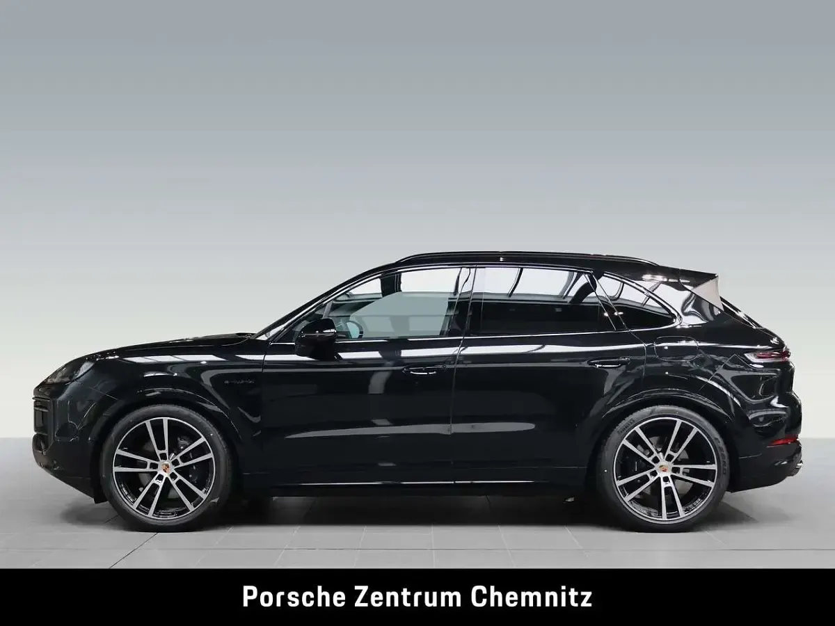 Gebraucht Porsche Cayenne 470 PS (345 kW) 2026 Schwarz SUV