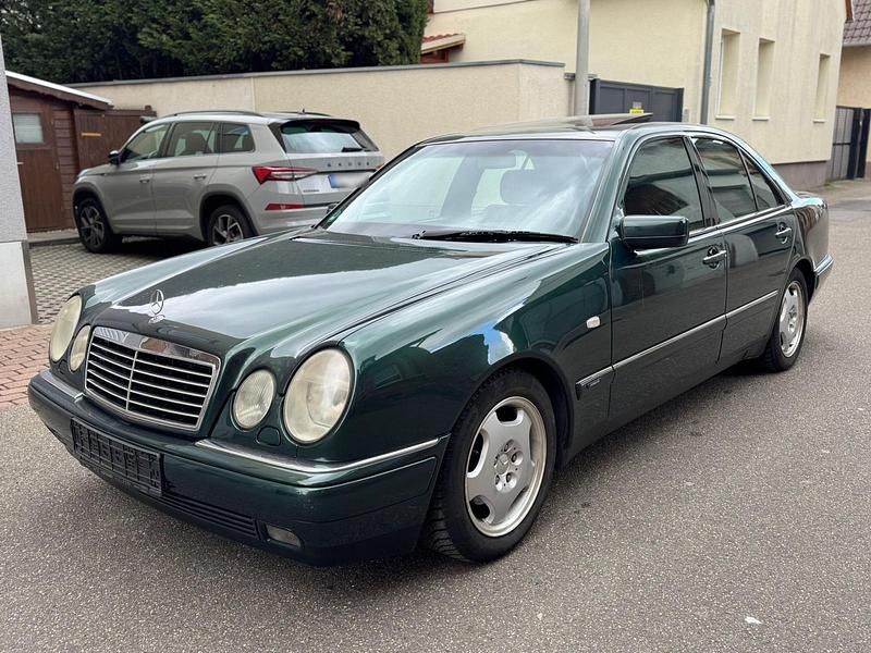 Gebraucht Mercedes E280 Avantgarde 204 PS (150 kW) 1997 Grün Limousine