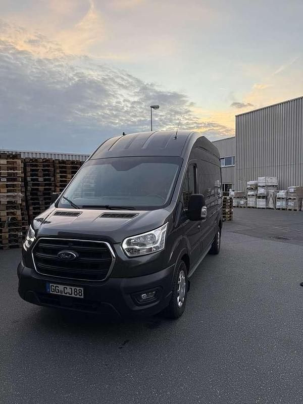 Gebraucht Ford Transit Trend 131 PS (96 kW) 2020 Grau Van