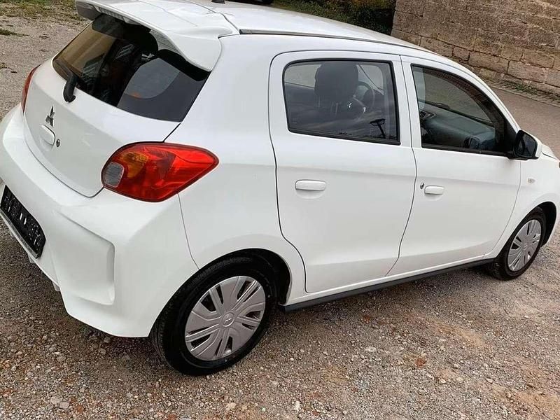 Gebraucht Mitsubishi Space Star Basis 71 PS (52 kW) 2020 Weiß Kleinwagen