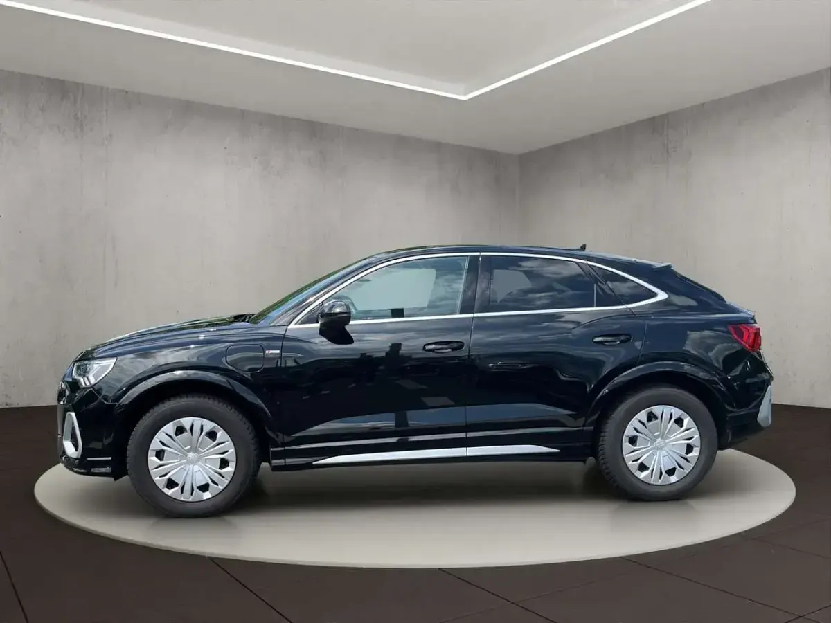 Gebraucht Audi Q3 S-Line 245 PS (180 kW) 2023 Mythosschwarz metallic SUV