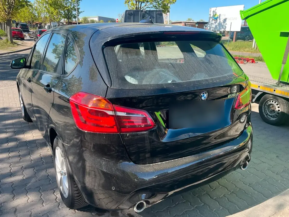 Używany BMW 218 150 KM (110 kW) 2018 Czarny Sedan/Limuzyna