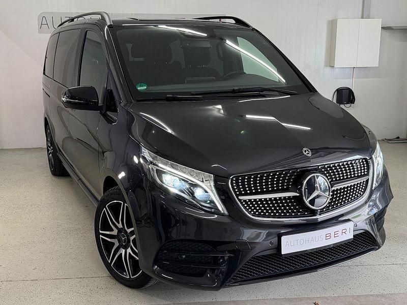 Graphitgrau Gebraucht 2020 Mercedes V300 AMG Van / Kleinbus | 44.999 € - Bild 1/4