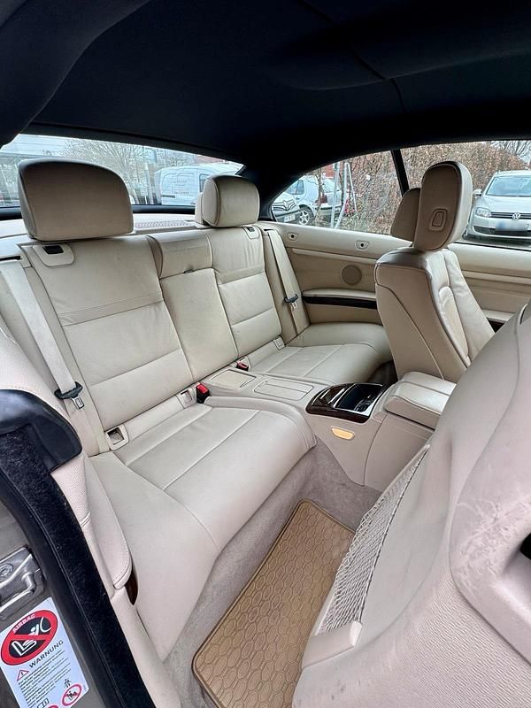 Gebraucht BMW 320 Cabriolet 170 PS (125 kW) 2011 Braun Cabrio