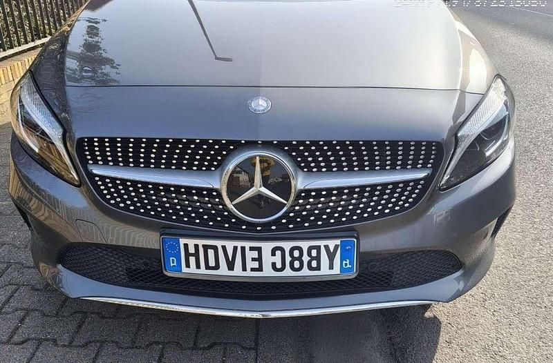 Gebraucht Mercedes A180 148 PS (108 kW) 2017 Grau Kleinwagen