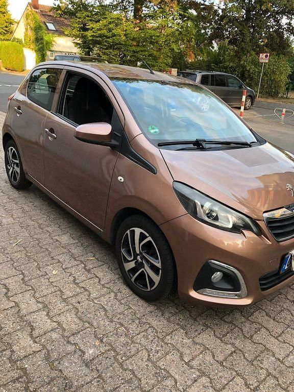 Braun Gebraucht 2015 Peugeot 108 Allure Kleinwagen | 4.000 € (Guter Preis) - Bild 1/4
