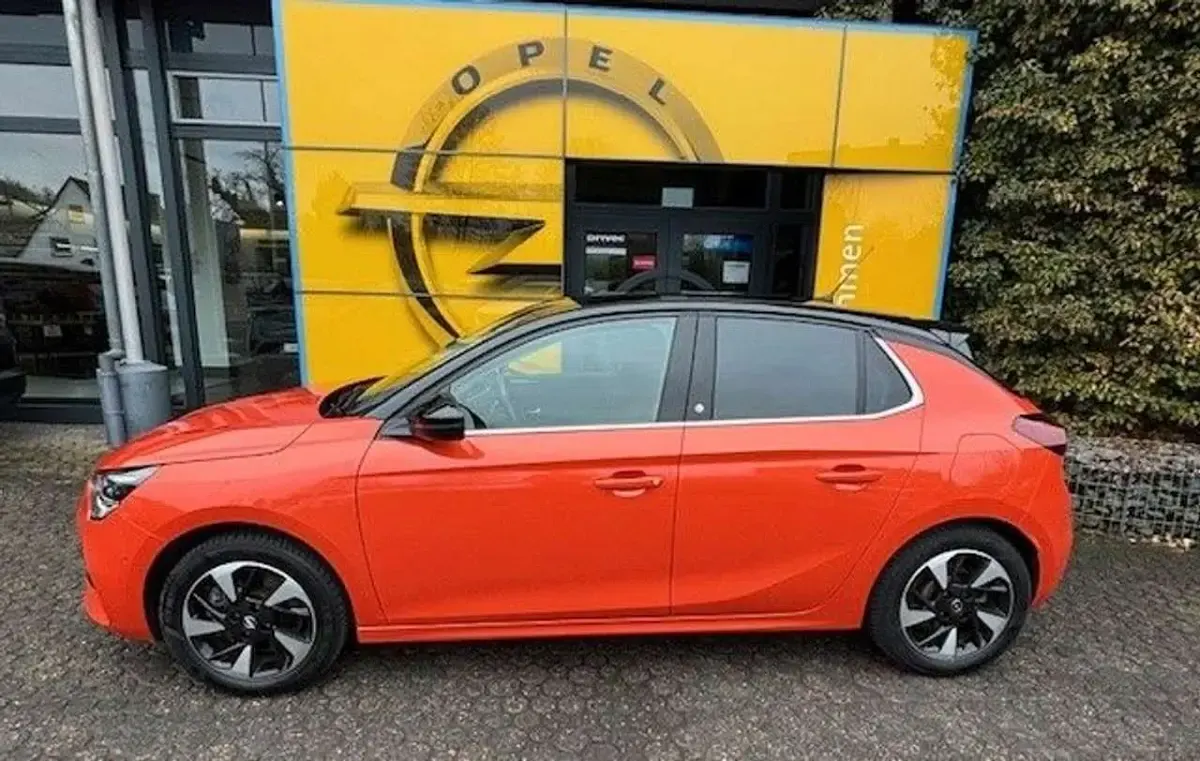 Używany Opel Corsa-e Edition 100 kW (136 KM) 2020 Pomarańczowy Hatchback