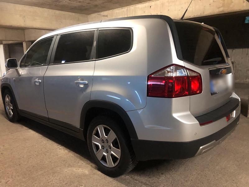 Gebraucht Chevrolet Orlando 130 PS (95 kW) 2012 Silber Van / Kleinbus