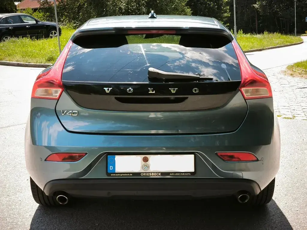 Gebraucht Volvo V40 Summum 150 PS (110 kW) 2013 Blau Limousine