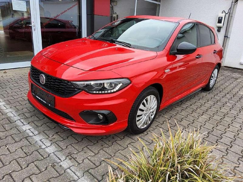 Gebraucht Fiat Tipo Sport 120 PS (88 kW) 2019 Passione rot Limousine