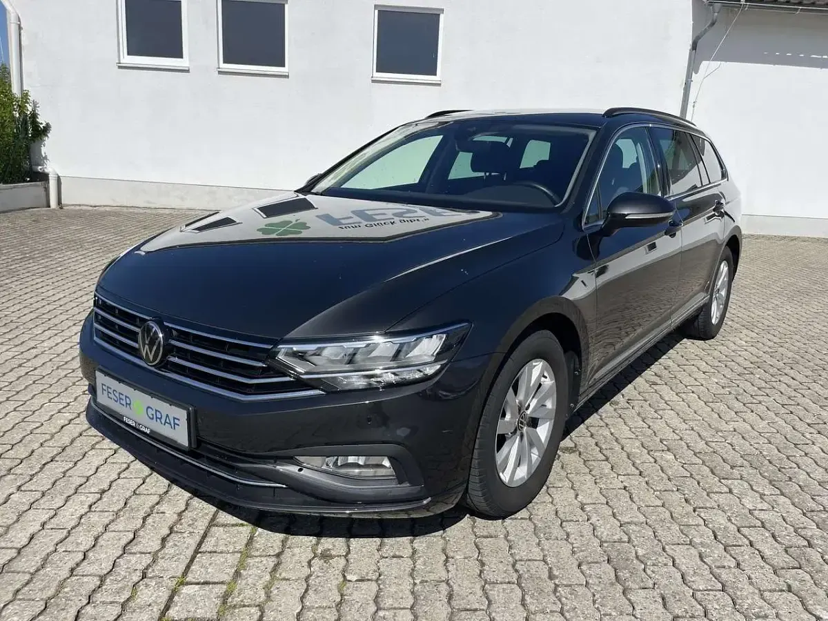 Gebraucht VW Passat Business 150 PS (110 kW) 2023 Grau Kombi