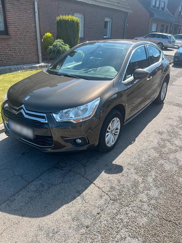 Braun Gebraucht 2014 Citroën DS4 Kleinwagen | 4.100 € (Superpreis) - Bild 1/4