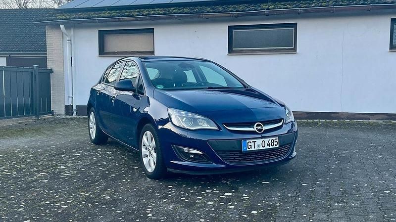 Blau Gebraucht 2014 Opel Astra Limousine | 6.390 € (Fairer Preis) - Bild 1/4