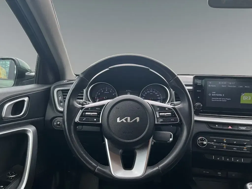 Gebraucht Kia Ceed 160 PS (117 kW) 2022 Grün Kleinwagen