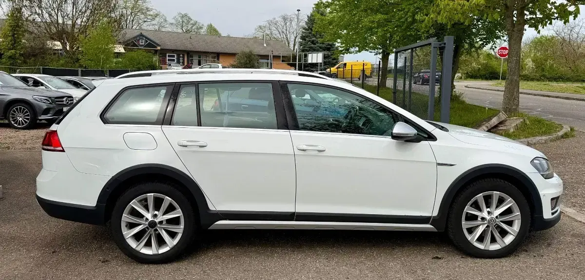 Gebraucht VW Golf Alltrack 184 PS (135 kW) 2016 Weiß Kombi