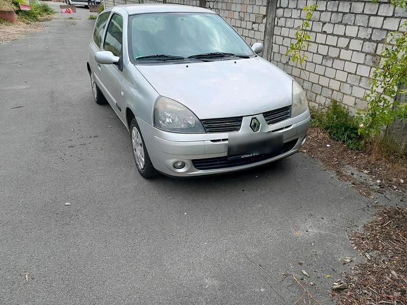 Silber Gebraucht 2005 Renault Clio II Kleinwagen | 225 € - Bild 1/4