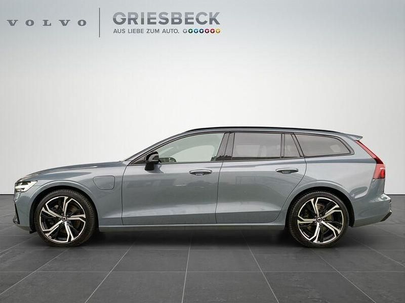 Gebraucht Volvo V60 Plus 455 PS (334 kW) 2023 Thunder grey / metallic Kombi