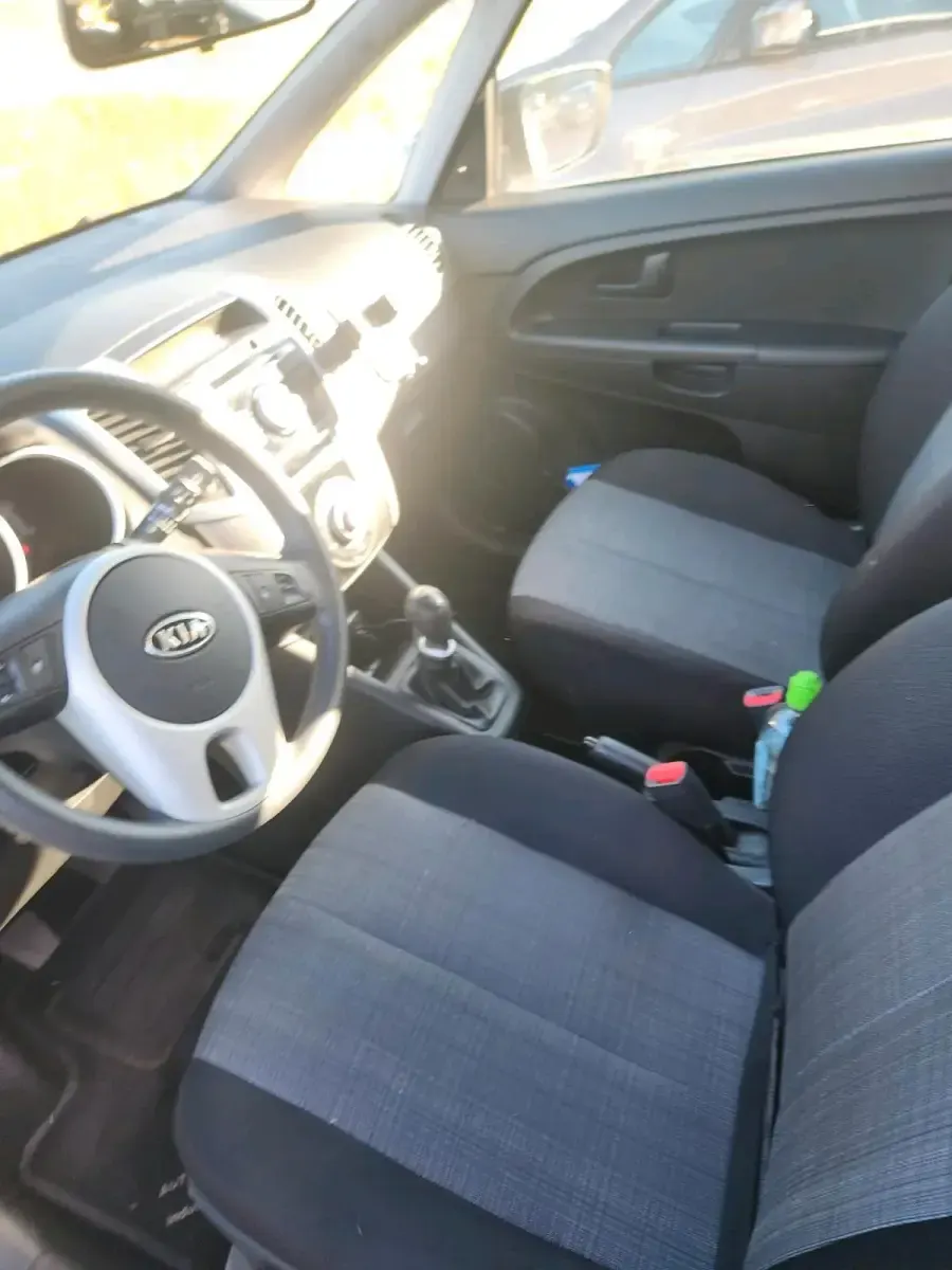 Gebraucht Kia Venga 90 PS (66 kW) 2012 Weiß Kleinwagen