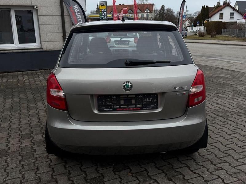 Gebraucht Skoda Fabia 69 PS (50 kW) 2012 Beige Limousine