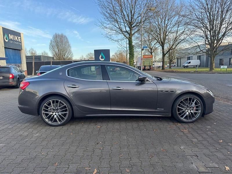 Gebraucht Maserati Ghibli GranLusso 275 PS (202 kW) 2018 Grau Limousine