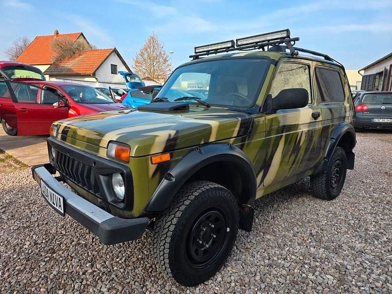 Gebraucht Lada Taiga 83 PS (61 kW) 2017 Grün SUV