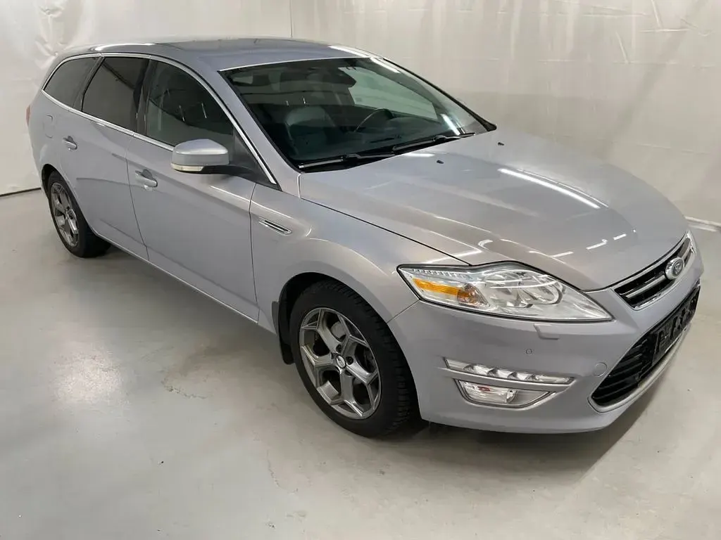Gebraucht Ford Mondeo Titanium 203 PS (149 kW) 2010 Silber Limousine