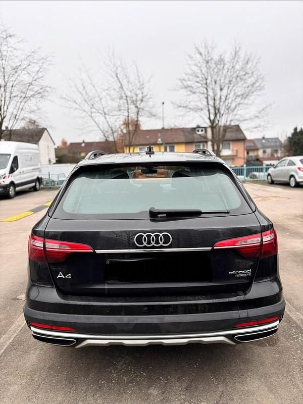 Gebraucht Audi A4 Allroad Basis 190 PS (139 kW) 2020 Schwarz Kombi