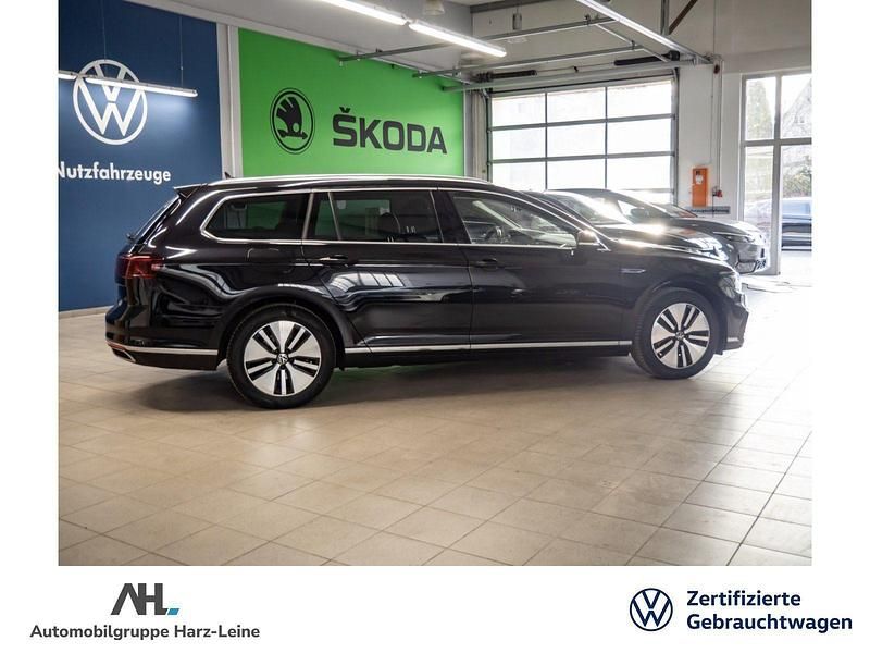 Gebraucht VW Passat Pro 218 PS (160 kW) 2021 Schwarz Kombi