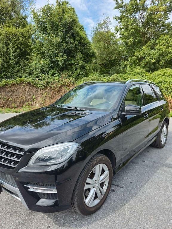 Schwarz Gebraucht 2015 Mercedes ML350 SUV | 22.999 € (Guter Preis) - Bild 1/4