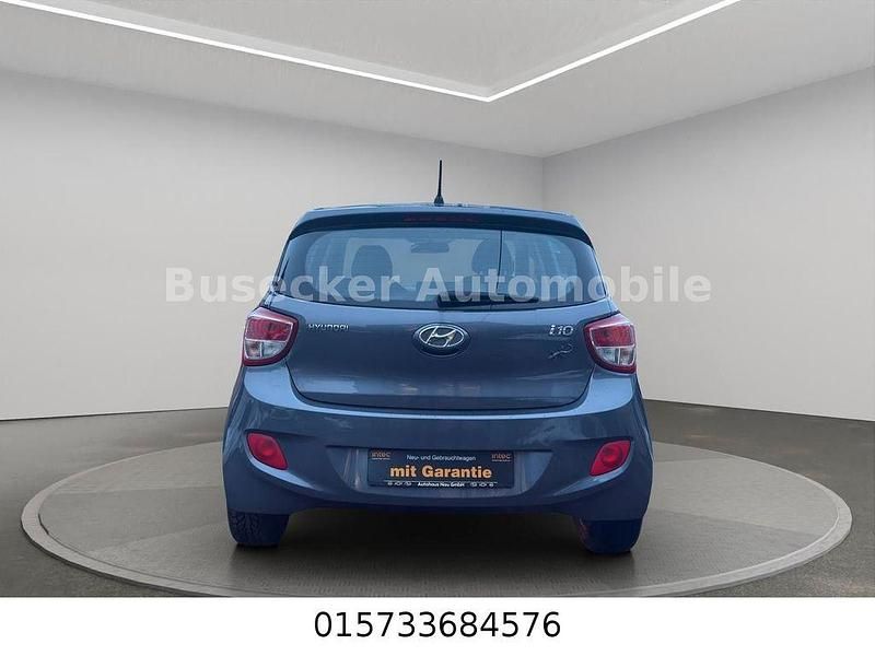 Gebraucht Hyundai i10 Edition 67 PS (49 kW) 2015 Grau Kleinwagen