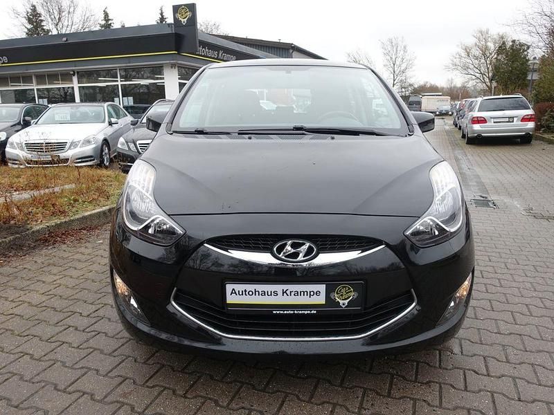 Gebraucht Hyundai ix20 125 PS (91 kW) 2014 Schwarz Kleinwagen