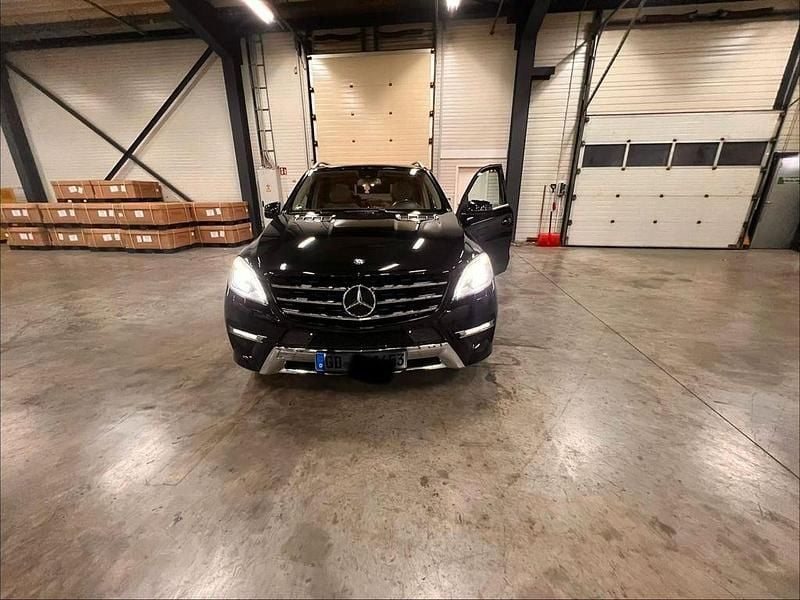 Gebraucht Mercedes ML350 258 PS (189 kW) 2013 Schwarz SUV