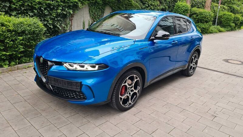 Blau Gebraucht 2022 Alfa Romeo Tonale Edizione Speciale SUV | 26.999 € (Superpreis) - Bild 1/4