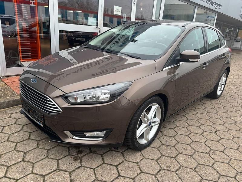 Gebraucht Ford Focus Titanium 125 PS (91 kW) 2017 Braun Limousine