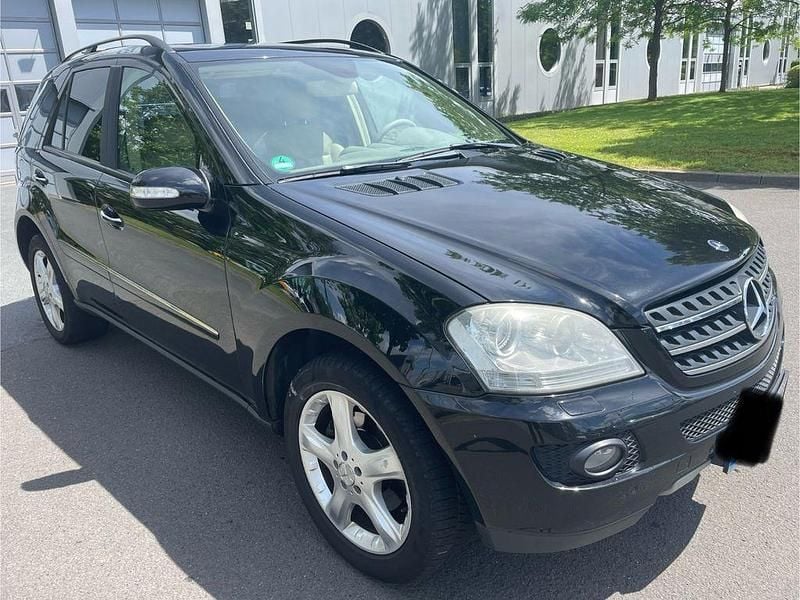 Gebraucht Mercedes ML320 224 PS (164 kW) 2006 Schwarz SUV