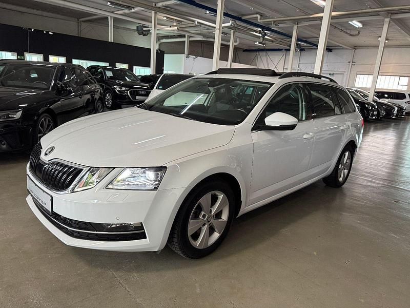 Weiß Gebraucht 2018 Skoda Octavia Style Kombi | 21.490 € - Bild 1/4